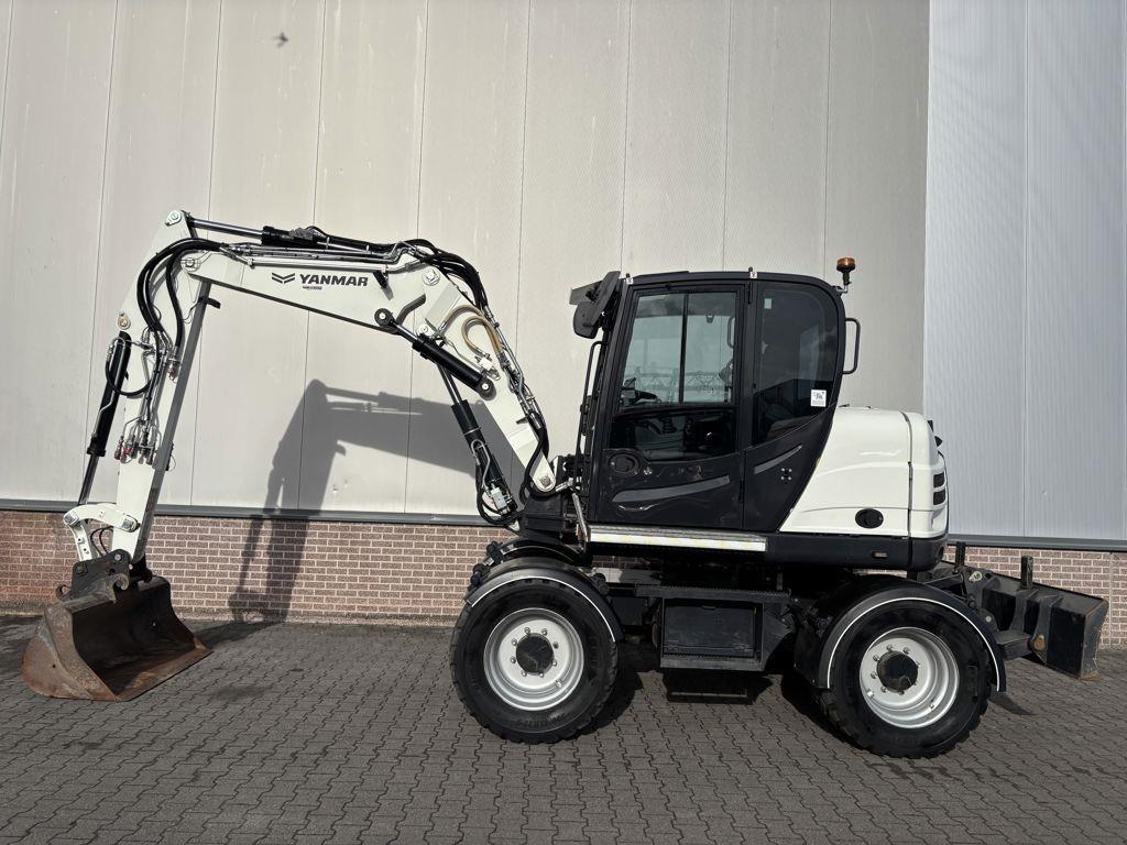 Yanmar B95W Wielgraafmachines