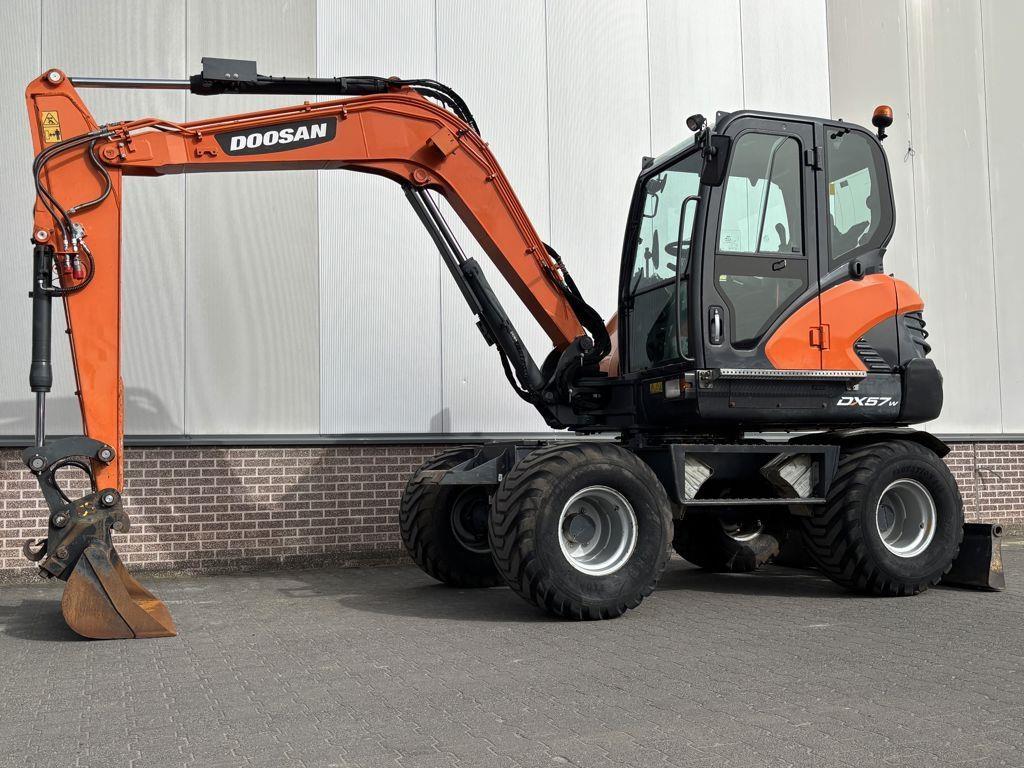 Doosan DX57W-5 Wielgraafmachines