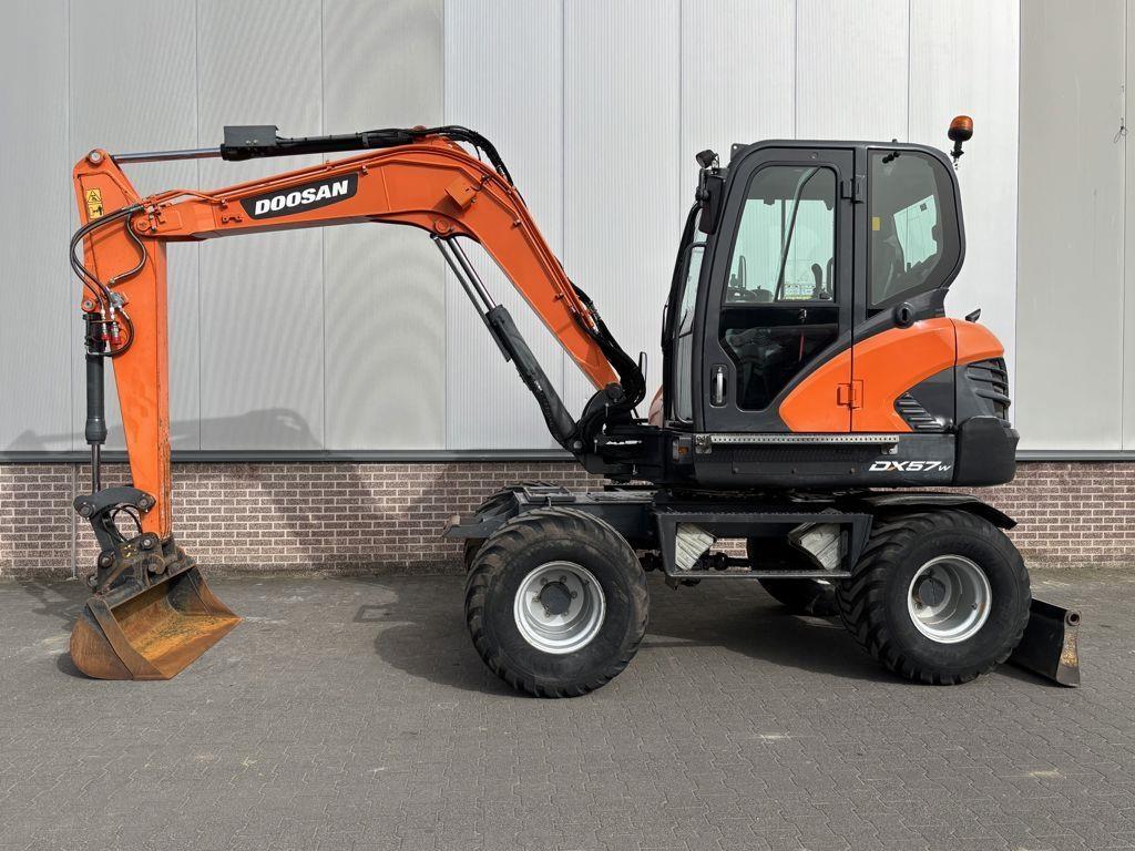 Doosan DX57W-5 Wielgraafmachines