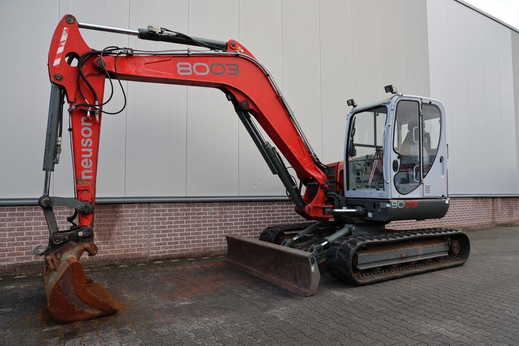 Neuson 8003 RD Rupsgraafmachines